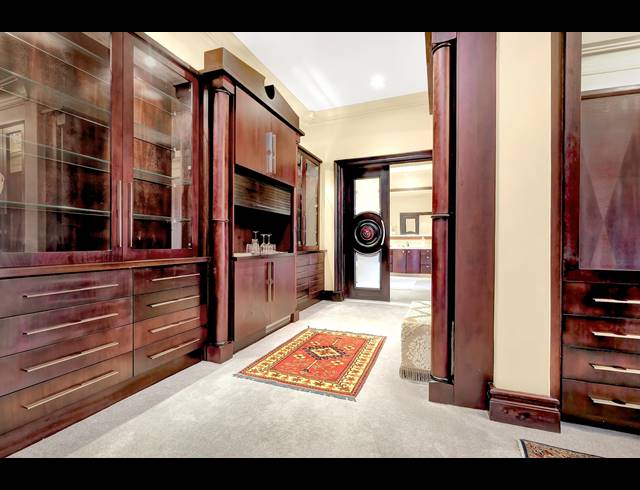 5 BEDROOM HOUSE FOR SALE IN SANDHURST